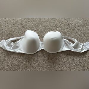 Torrid t-shirt White 360° Back Smoothing Bra